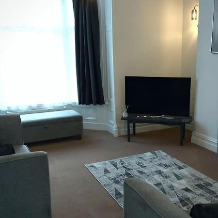Stylish Apartment In City Centre With Parking Preston  Ngoại thất bức ảnh