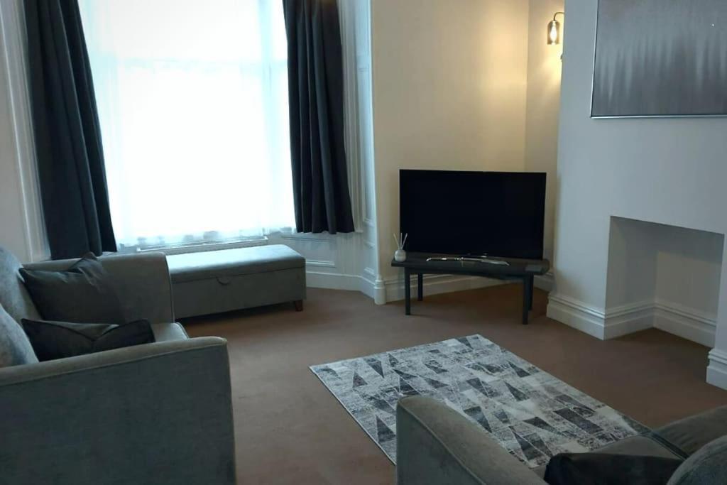Stylish Apartment In City Centre With Parking Preston  Ngoại thất bức ảnh