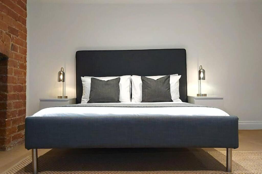 Stylish Apartment In City Centre With Parking Preston  Ngoại thất bức ảnh