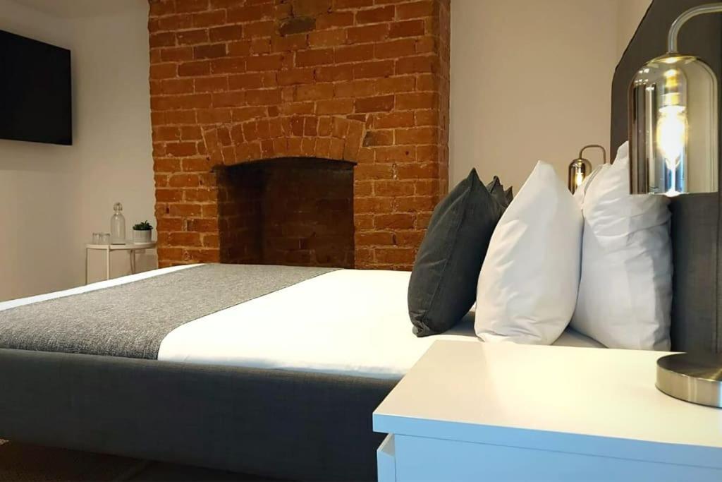 Stylish Apartment In City Centre With Parking Preston  Ngoại thất bức ảnh